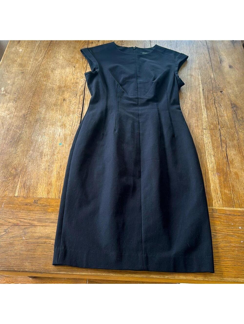 Banana Republic black pencil dress size 2 Petite